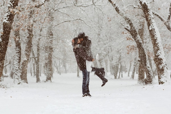 Ρομαντικη prewedding φωτογραφηση στα χιονια | Εβελινα & Νικος -  Love4Weddings