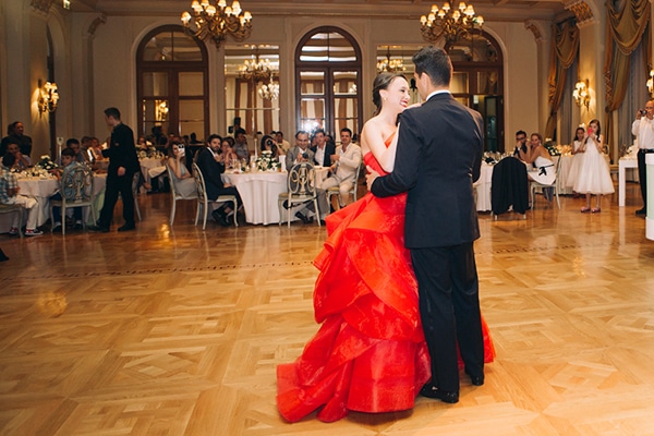 Elegant γάμος με κόκκινο Vera Wang νυφικό | Belinda & Jon