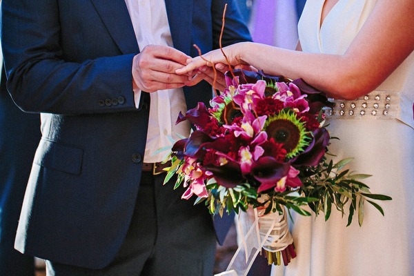 Ρομαντικός γάμος με χρώμα στην Κέα | Ελίνα & Τζον