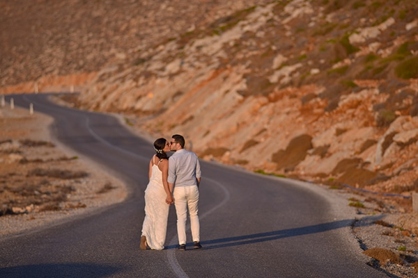 rustic-wedding-with-yellow-colors-in-amorgos-13