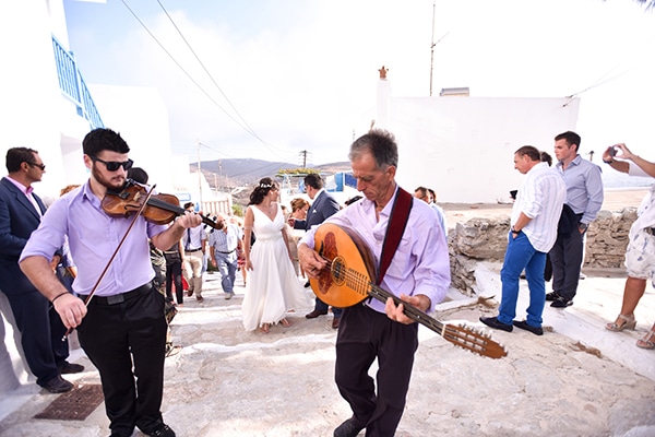 rustic-wedding-with-yellow-colors-in-amorgos-23
