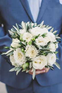 Στρογγυλή ανθοδέσμη γαμου με David Austin τριαντάφυλλα