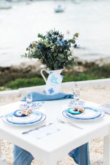 White and blue διακοσμηση τραπεζιου