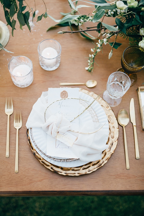 gorgeous-styled-shoot-with-gold-details-15