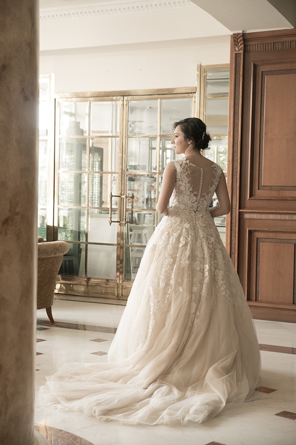 Νυφικό φόρεμα για elegant – ρομαντικό γάμο