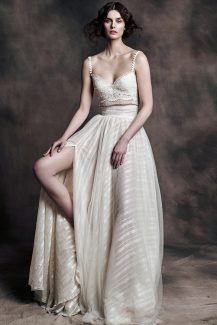 Vasia Tzotzopoulou crop top νυφικό φόρεμα