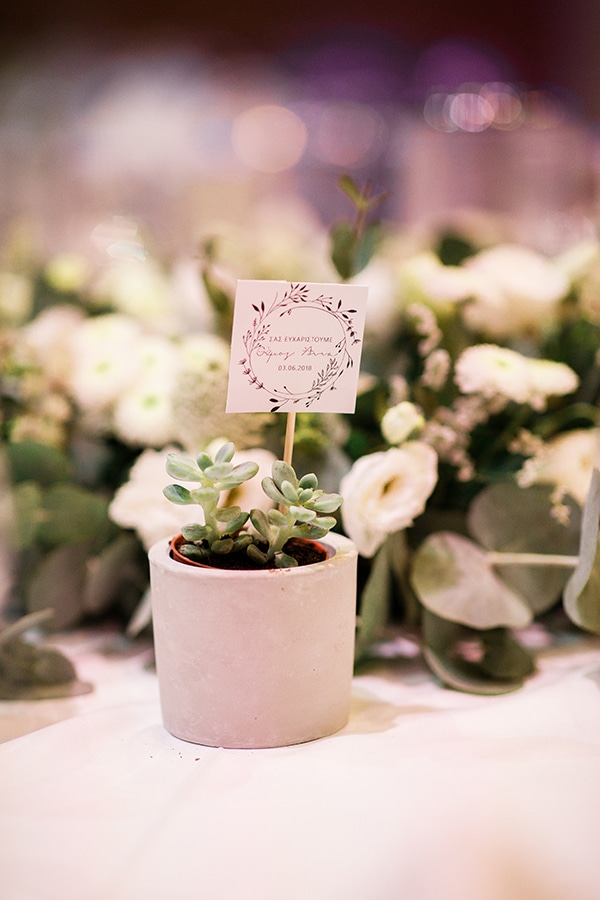 beautiful-wedding-greenery-white-flowers_25