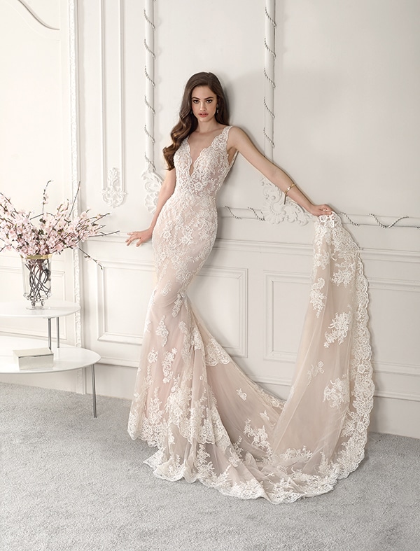 wedding-dresses-with-amazing-details-demetrios-bridal-collection-2019_07