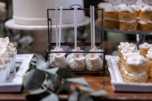 impressive-wedding-dessert-table-ideas_04