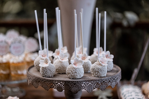 impressive-wedding-dessert-table-ideas_10