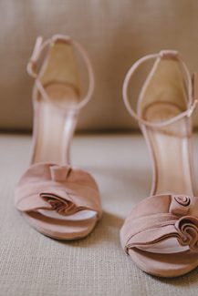 Νυφικά παπούτσια σε ροζ χρώμα