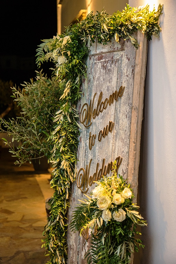 elegant-winter-wedding-tinos-olive-gold-details_24