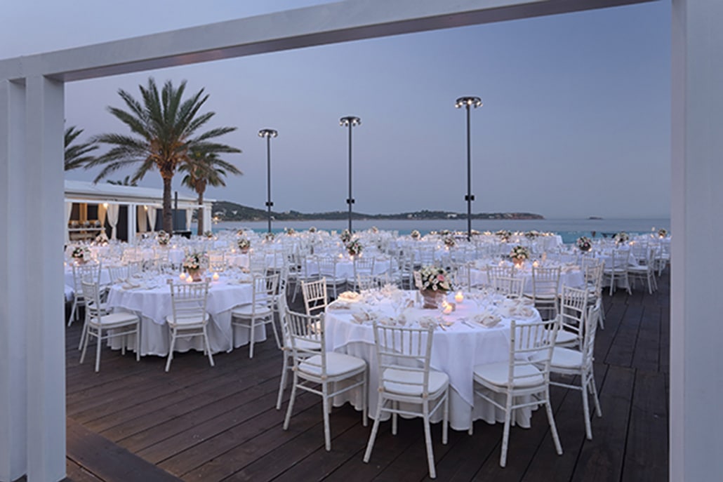 Πραγματοποιήστε μια αξέχαστη δεξίωση με θέα το μπλε της θάλασσας | Riviera Coast