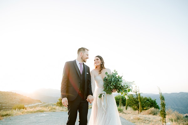 Πανέμορφος ανοιξιάτικος γάμος στα Λεύκαρα με dusty blue λεπτομέρειες | Μαρία & Θωμάς