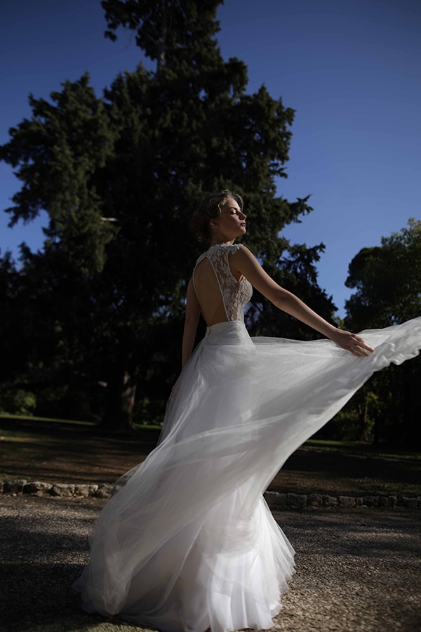 flowy-wedding-creations-ultra-romantic-bridal-look-new-bridal-collection-eleni-kollarou_11x