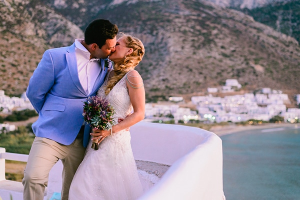 Υπέροχος rustic beach wedding στην Σίφνο σε αποχρώσεις του γαλάζιου και του πράσινου | Michelle & Φώτης