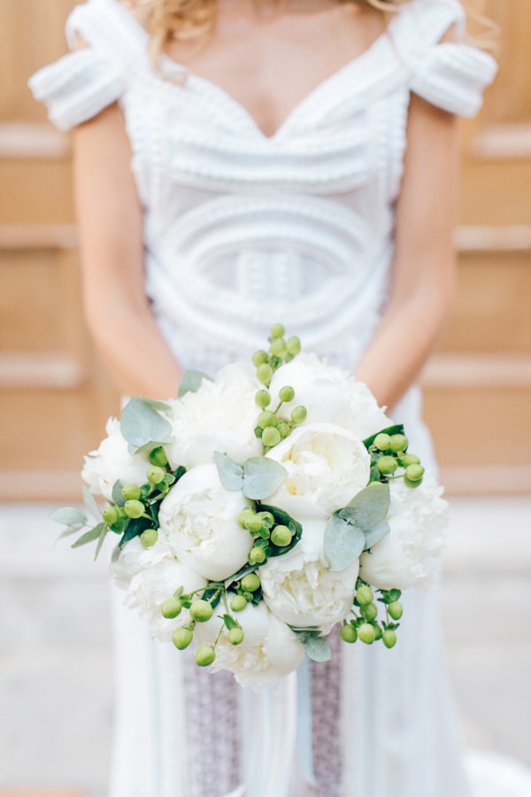 the-most-beautiful-white-bridal-bouquets_02.