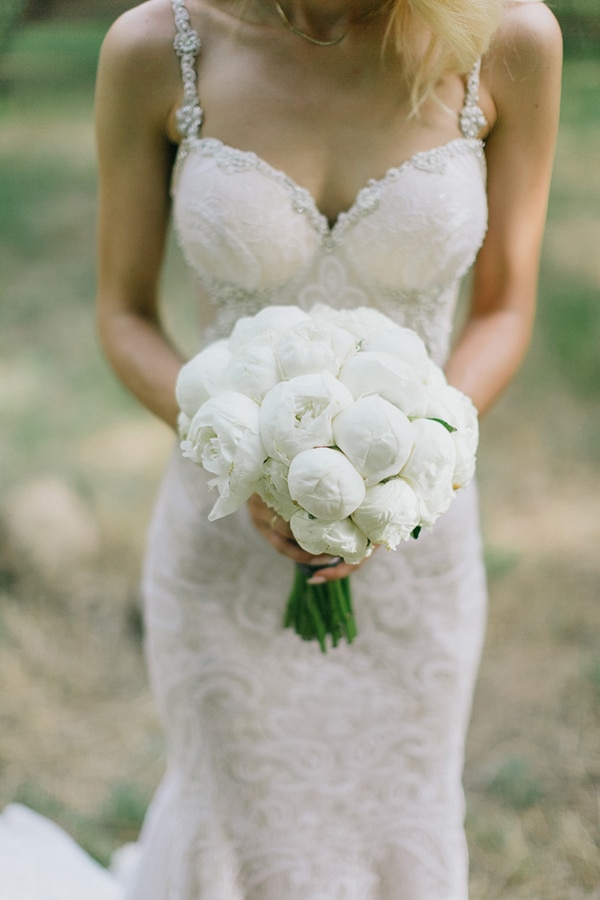 the-most-beautiful-white-bridal-bouquets_06.