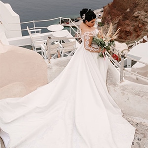 Ολάνθιστος φθινοπωρινός γάμος με φόντο το μαγευτικό νησί της Σαντορίνης | Άντζη & Μάρκος