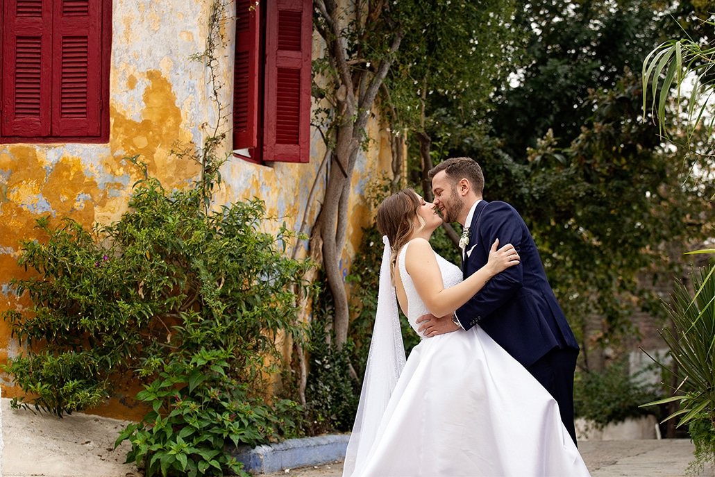 Ρομαντικός φθινοπωρινός γάμος στην Aθήνα σε λευκές αποχρώσεις │ Χριστίνα & Θανάσης