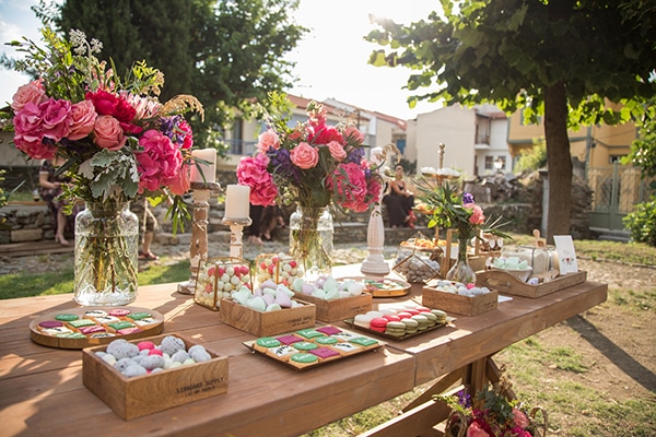 romantic-summer-wedding-thessaloniki-vivid-hues-fuchsia-pink-lilac_11x