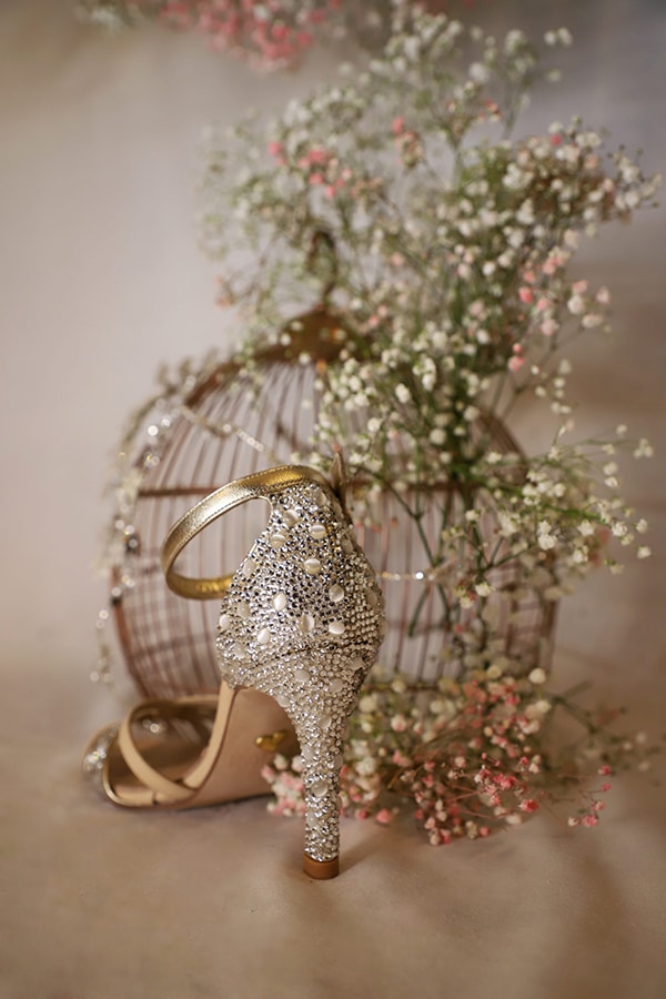 fairytale-bridal-shoes-savrani-creations-floral-patterns-crystals-lace-details_22x