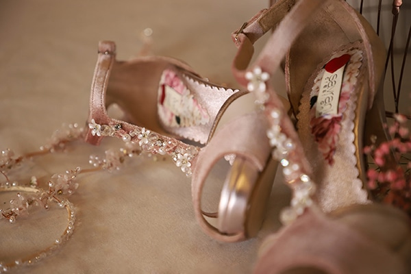 fairytale-bridal-shoes-savrani-creations-floral-patterns-crystals-lace-details_29