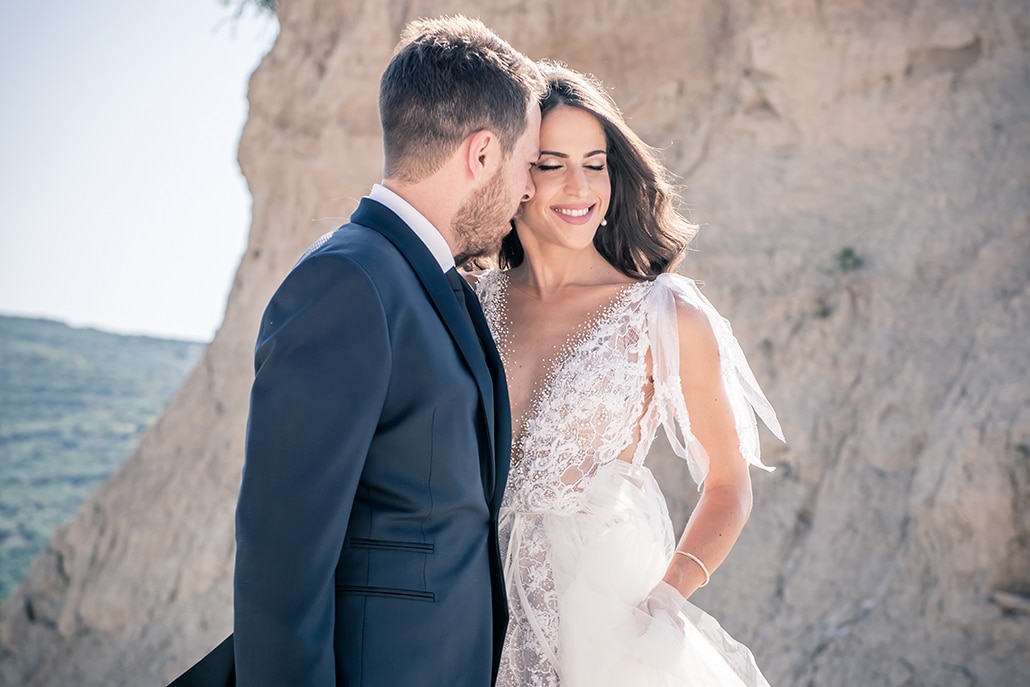 Υπέροχος καλοκαιρινός γάμος στα Χάνια Κρήτης με pampas grass και μπορντό λεπτομέρειες │ Ευαγγελία & Βαγγέλης