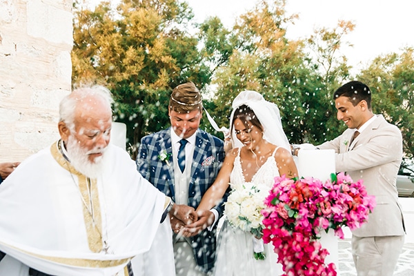 Ρομαντικός καλοκαιρινός γάμος στην Πάρο με μπουκαμβίλια και μπλε λεπτομέρειες │ Αναστασία & Maurice