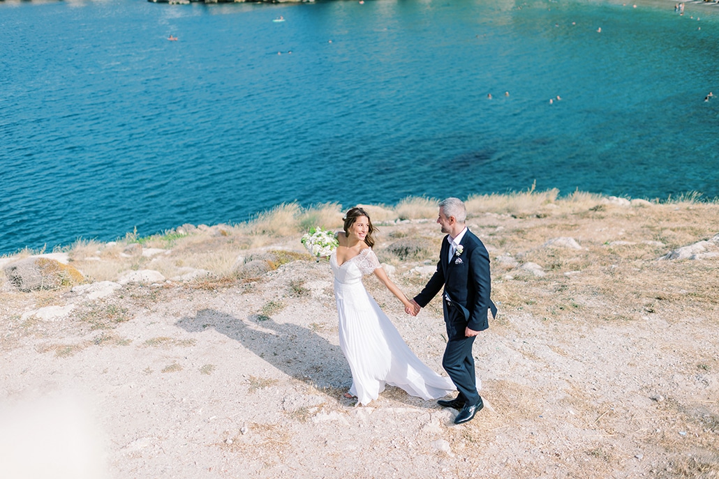 Καλοκαιρινός micro wedding στην Αθήνα σε λευκές αποχρώσεις │ Έλλη & Γιάννης