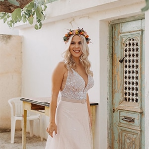 Υπέροχος καλοκαιρινός γάμο στην Αθήνα με έντονες πορτοκαλί αποχρώσεις│ Φένια & Παναγιώτης