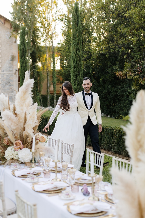 chic-bohemian-styled-shoot-unique-wedding-decoration-details-ivory-gold-hues_28