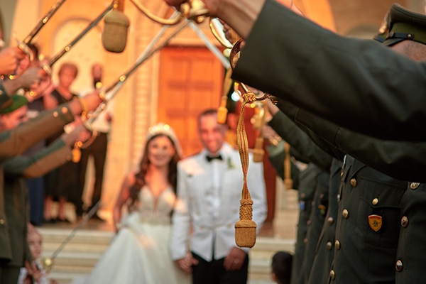 military-wedding-limassol-olive-white-roses_16