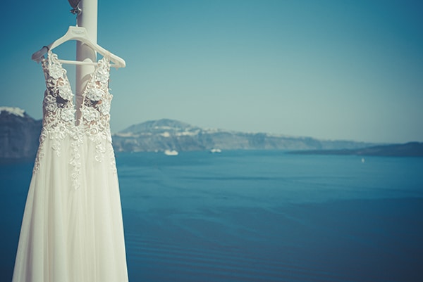 summer-romantic-wedding-santorini-full-white-colour_03
