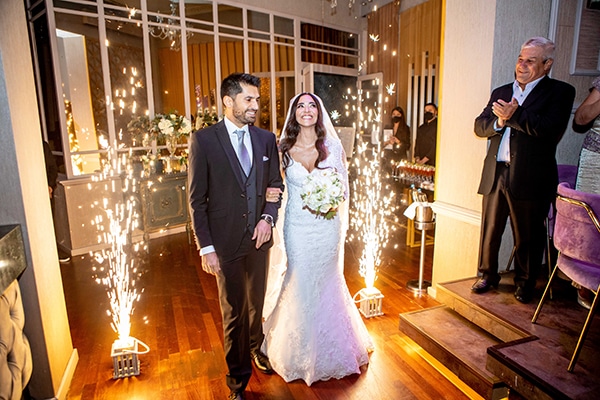 Ρομαντικός – παραμυθένιος γάμος στη Ρόδο στα χρώματα του λευκού και του απαλού ροζ│ Γκιουλσάχ & Σάββας