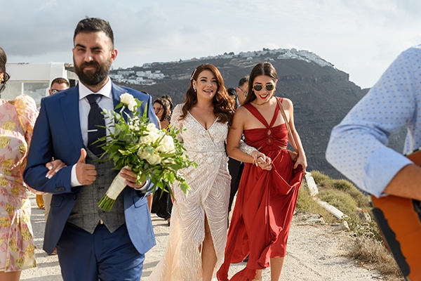 stunning-fall-wedding-beautiful-santorini-island-olive-branches-white-roses_15