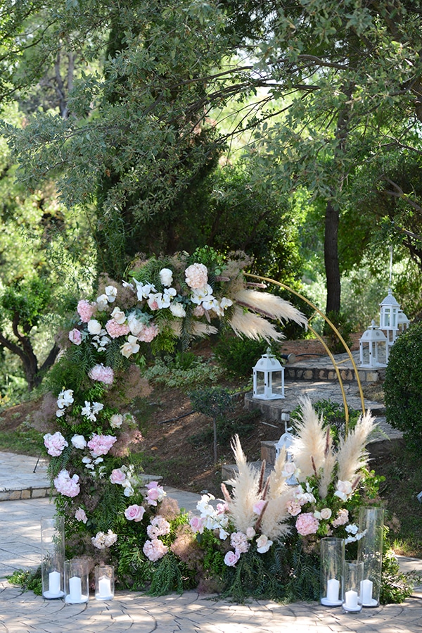 dreamy-wedding-summer-alsos-nymfwn-hydrangeas-roses-white-pink-color_08x