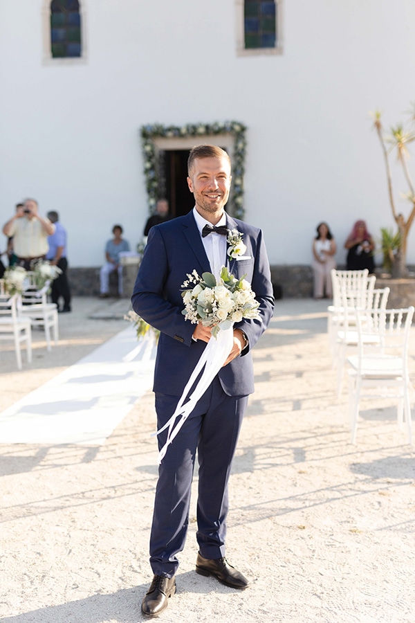 romantic-summer-wedding-corfu-white-roses-light-blue-touches_09x