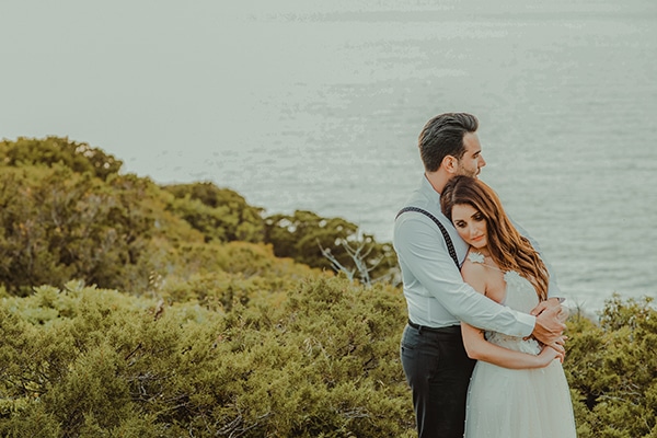 Ρομαντικός καλοκαιρινός γάμος στην Λίμνη Ηραίου με λυσίανθο και γιψοφίλη │Βούλα & Πάνος