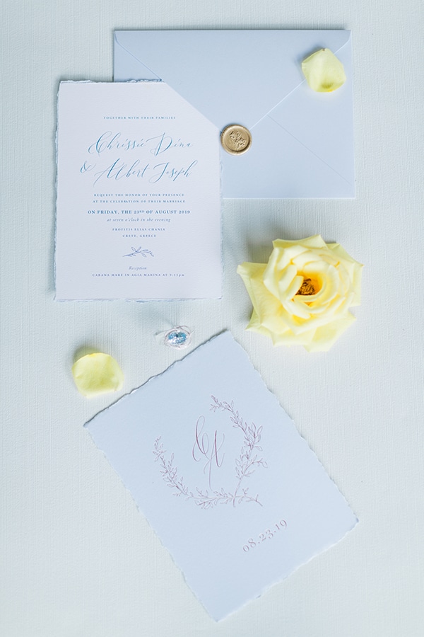 Προσκλητήρια γάμου από Atelier Invitations σε ρομαντικό στυλ
