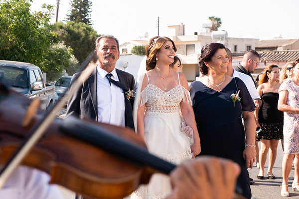 beautiful-summer-wedding-cyprus-levander-chamomile-bohemian-mood_08