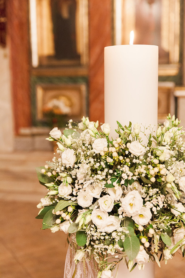 elegant-summer-wedding-palairos-white-roses-lycianthus-olive-leaves_03