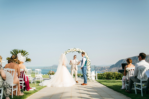 romantic-wedding-crete-white-roses-greenery_16
