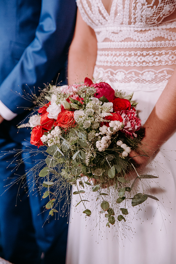 summer-wedding-athens-red-roses-white-chrysathemum_09