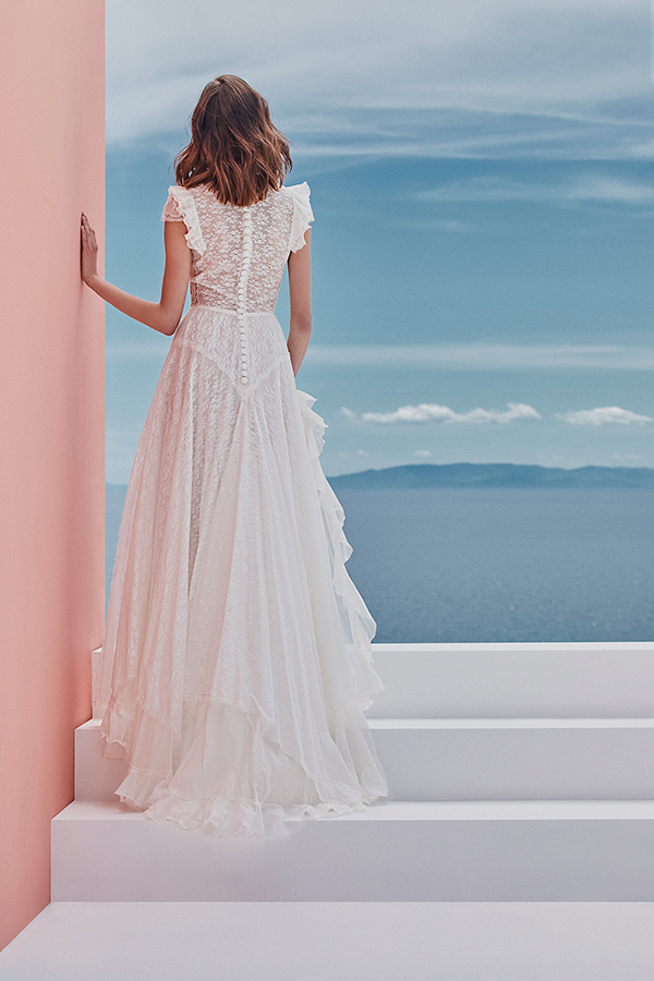 ethereal-bridal-dresses-vasia-tzotzopoulou-ultra-romantic-bridal-look-collection_06