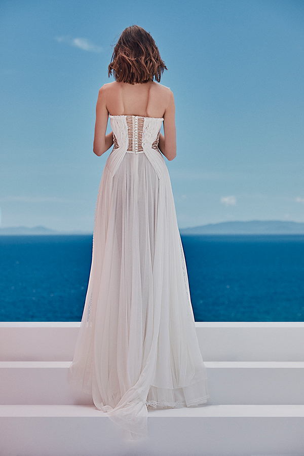 ethereal-bridal-dresses-vasia-tzotzopoulou-ultra-romantic-bridal-look-collection_22