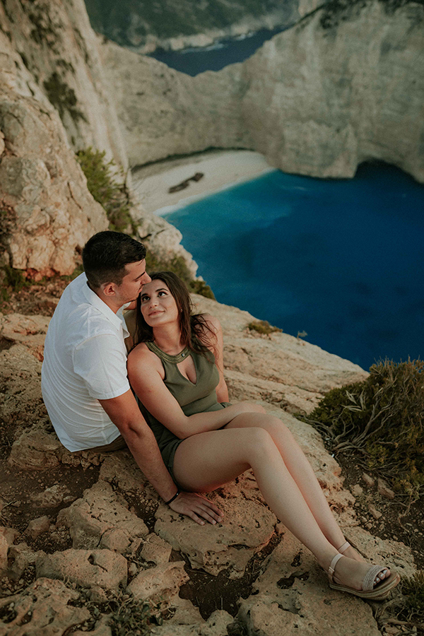 magical-engagement-shoot-beautiful-zakynthos-islands_15