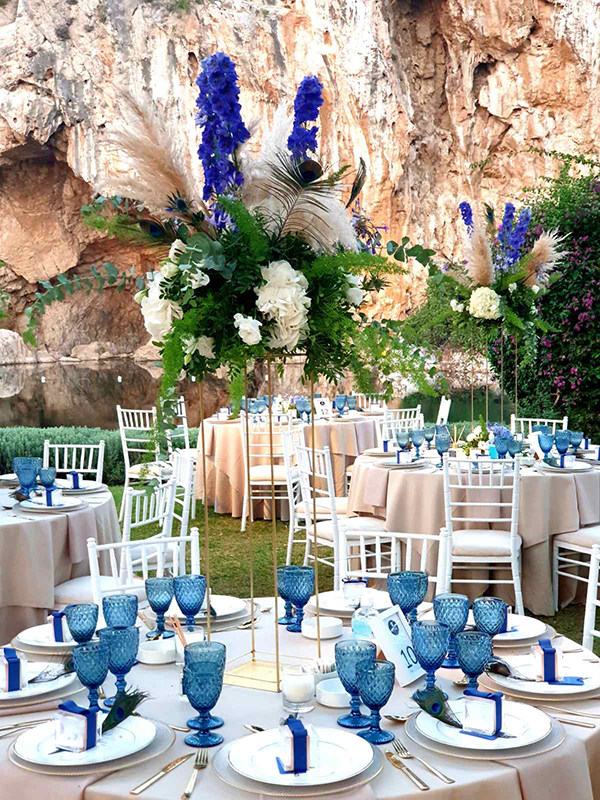 boho-chic-wedding-lake-vouliagmeni-impressive-flowers-pampas-grass-hydrangeas-orchids_02