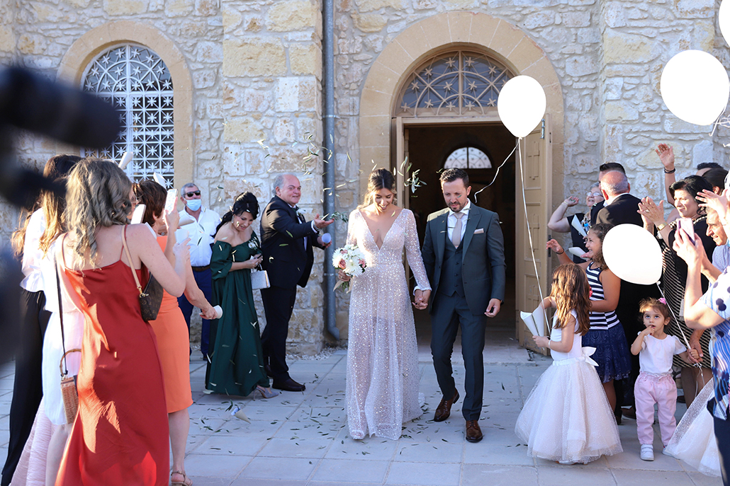 Ρομαντικός καλοκαιρινός γάμος στη Λευκωσία με πλούσιες πρασινάδες από ευκάλυπτο │Κωνσταντίνα & Βάιος