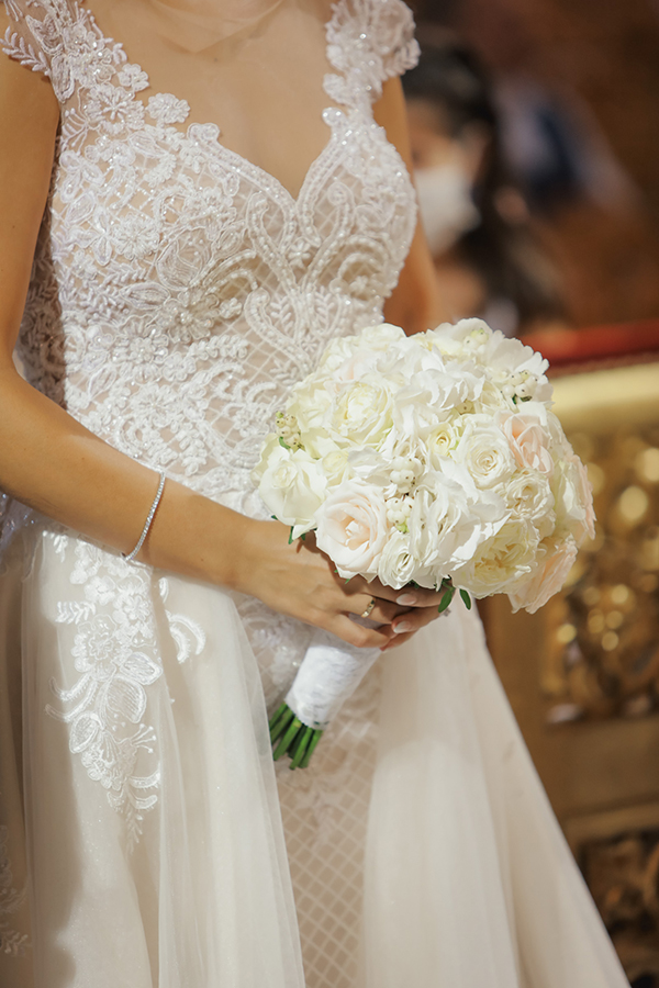 stunning-wedding-larisa-beautiful-floral-design-elegant-details_24